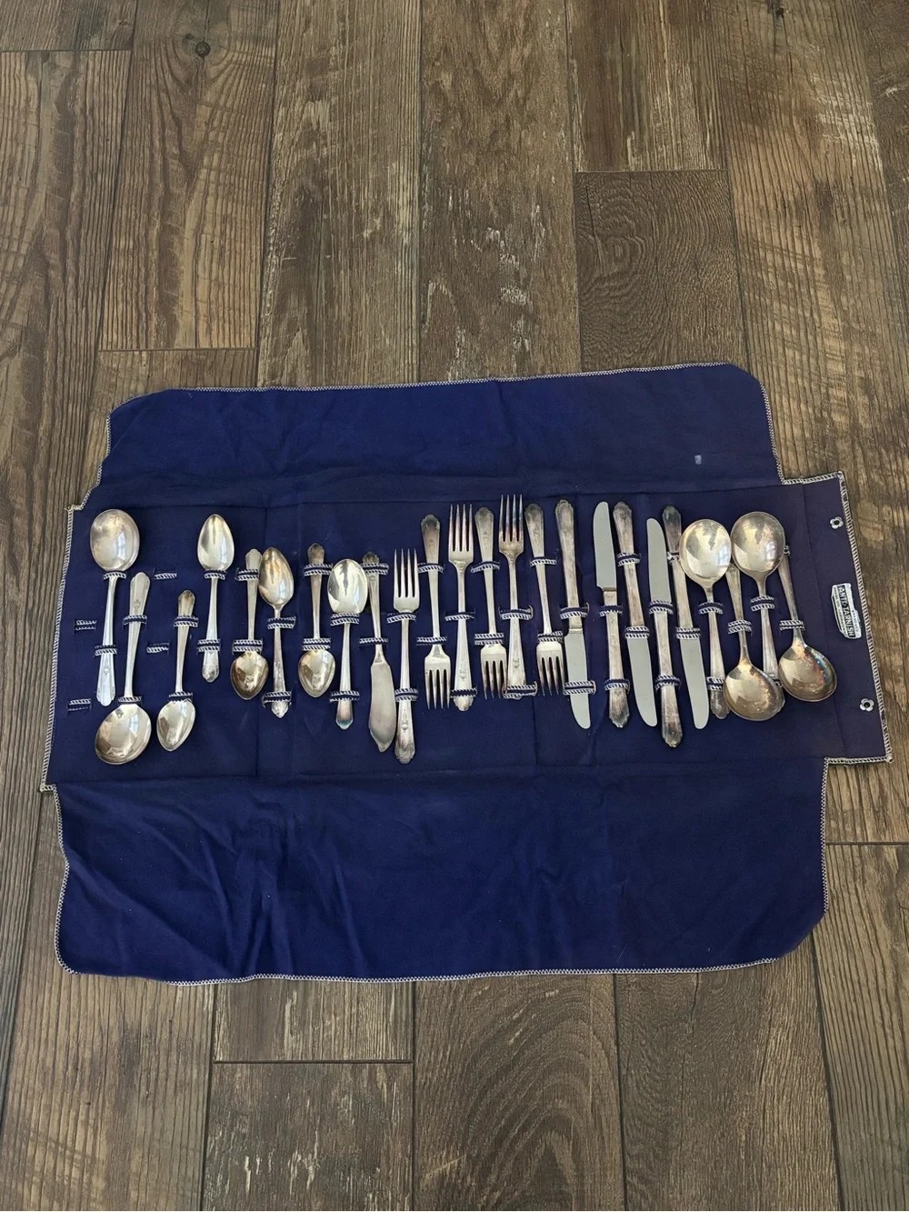 WM A Rogers Oneida Stainless Flatware Paramount 1933, 24 Pieces In Original Case